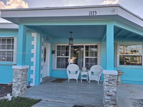 1115 Lake Geneva Dr, Lake Worth, FL, 33461-6141 | Card Image