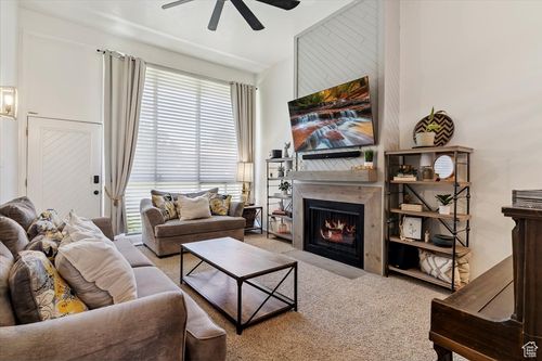5659 Woodshire Ct, South Ogden, UT, 84403-4957 | Card Image