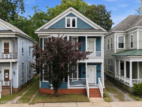 403 N Market St, Washington, NC, 27889-4935 | Card Image