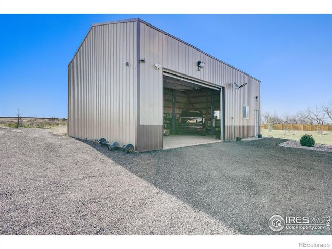Detached Garage/Workshop | Image 35