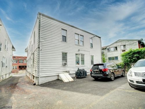 2r-143 Huntington Ter, Newark, NJ, 07112-1808 | Card Image