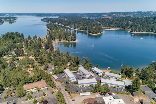 c28-924 Shorewood Dr, Bremerton, WA, 98312-2358 | Card Image