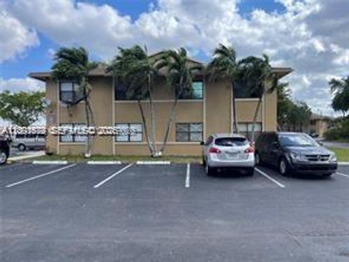 23-10-2605 W 67th Pl, Hialeah, FL, 33016-2842 | Card Image