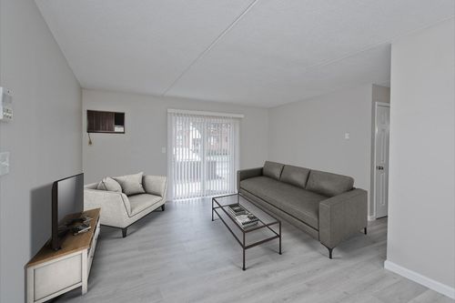 apt-d-34 Maple Crest Cir, Holyoke, MA, 01040-7009 | Card Image