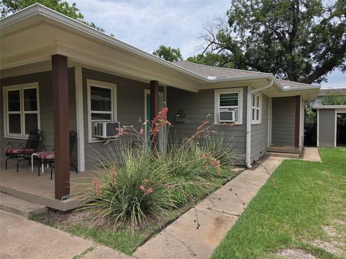 214 Jagoe St, Denton, TX, 76201-3887 | Card Image