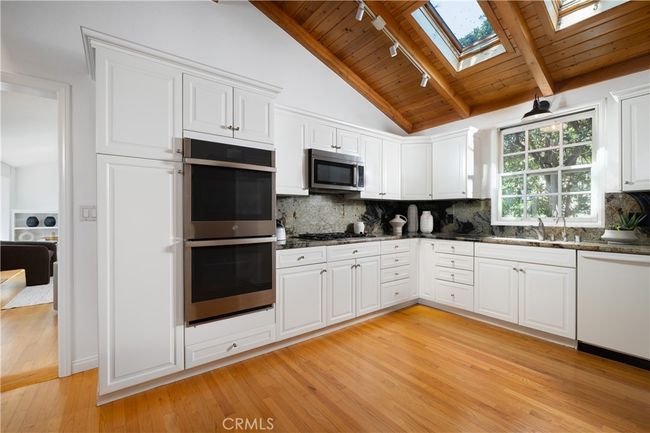 2130 Glenneyre St, House other with 2 bedrooms, 2 bathrooms and 2 parking in Laguna Beach CA | Image 12