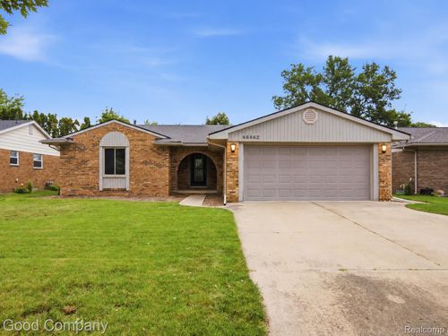46462 Peach Grove Ave, Macomb, MI, 48044-4600 | Card Image