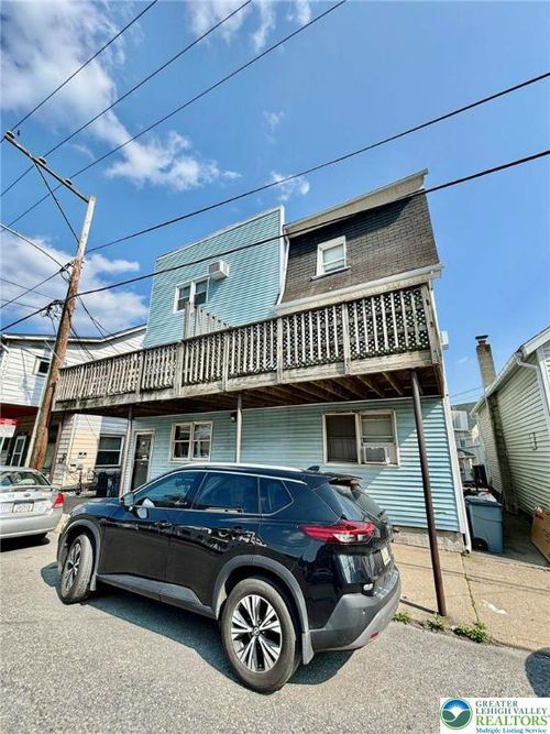 210 W Main St, Pen Argyl, PA, 18072-1951 | Card Image