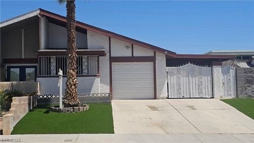 6738 Oak Valley Dr, Las Vegas, NV, 89103-3145 | Card Image
