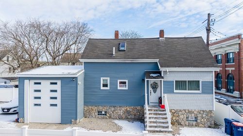 9 Clark St, New Bedford, MA, 02740-7102 | Card Image