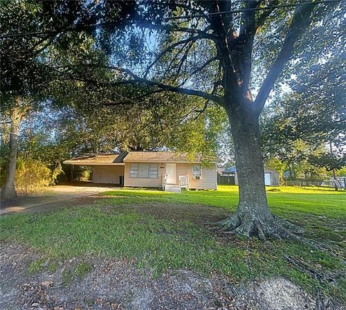 30121 Julia St, Albany, LA, 70711-3415 | Card Image