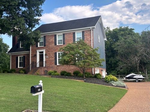 105 Meadow Ln, Hendersonville, TN, 37075-4366 | Card Image