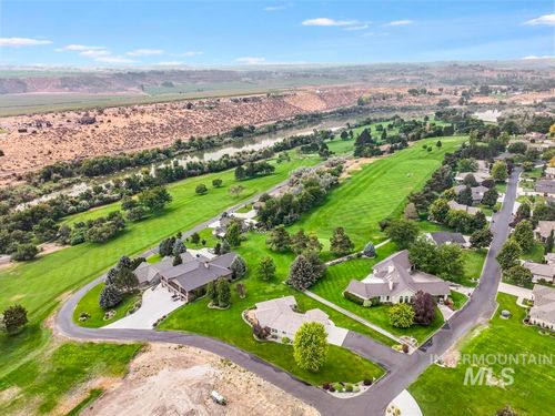 301 Clear Lake Ln, Buhl, ID, 83316-5274 | Card Image