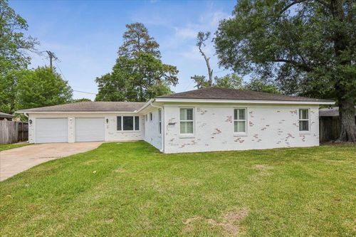 5520 N Circuit Dr, Beaumont, TX, 77706-4520 | Card Image