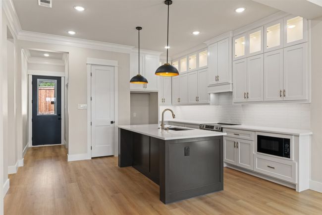 912 Tree Dr, House other with 3 bedrooms, 2 bathrooms and null parking in Granbury TX | Image 14