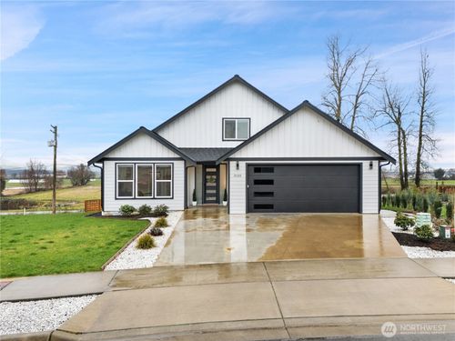 2120 Lagerwey Cir, Lynden, WA, 98264-8623 | Card Image