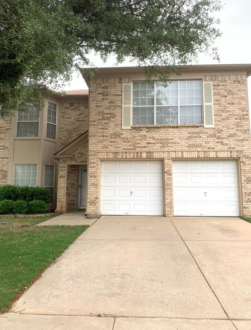 205 Branch Bnd, Euless, TX, 76039-3450 | Card Image