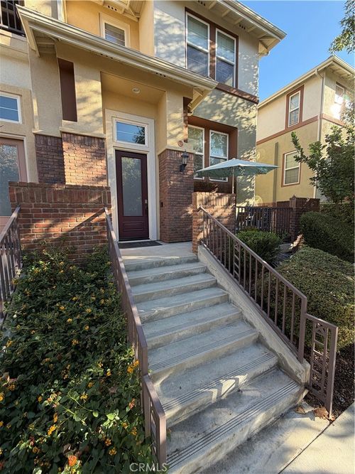 615 W 1st St, Claremont, CA, 91711-4548 | Card Image