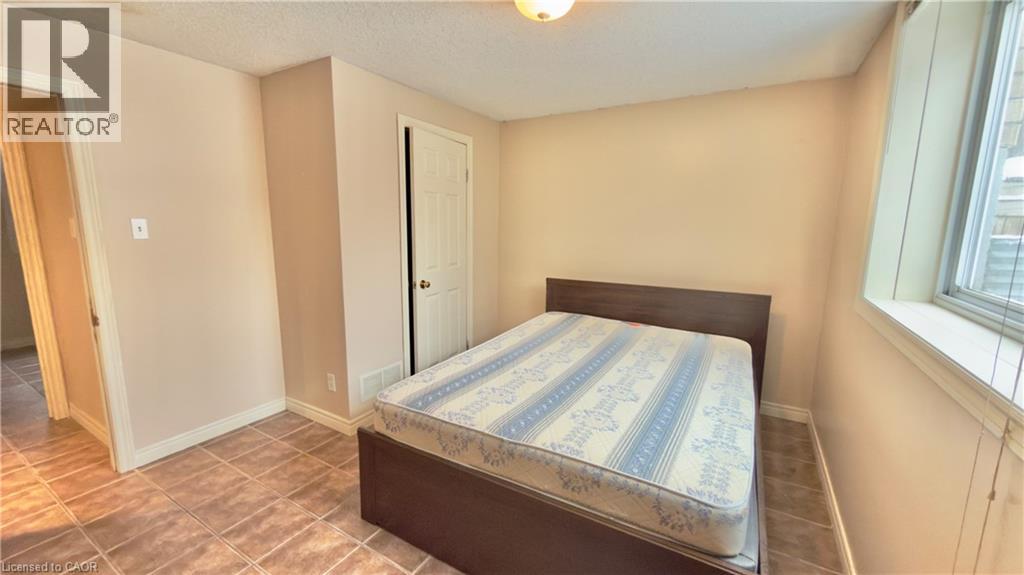Residential Lease in Waterloo 5