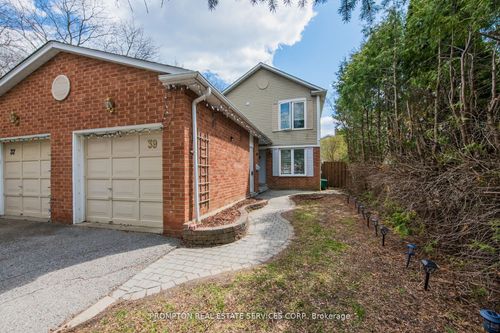 39 Frost Dr, Whitby, ON, L1P1C8 | Card Image