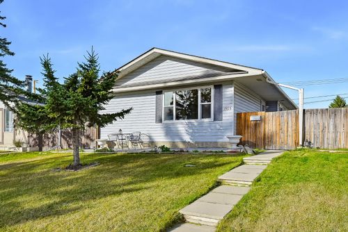 1303 Penedo Cres Se, Calgary, AB, T2A3N7 | Card Image