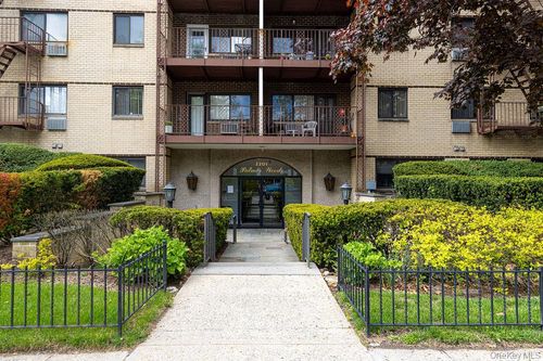 3f-2201 Palmer Ave, New Rochelle, NY, 10801-3061 | Card Image