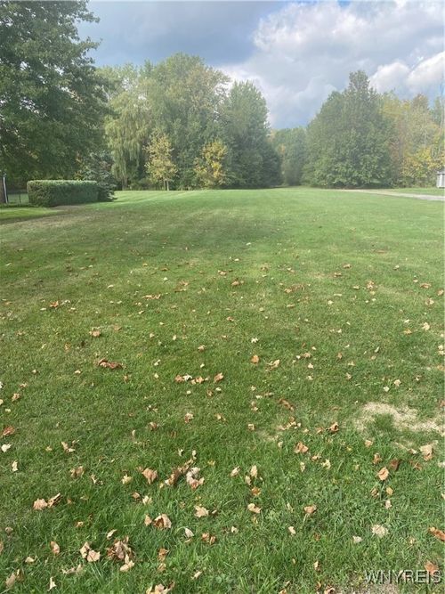8576 Stahley Rd, East Amherst, NY, 14051-1540 | Card Image