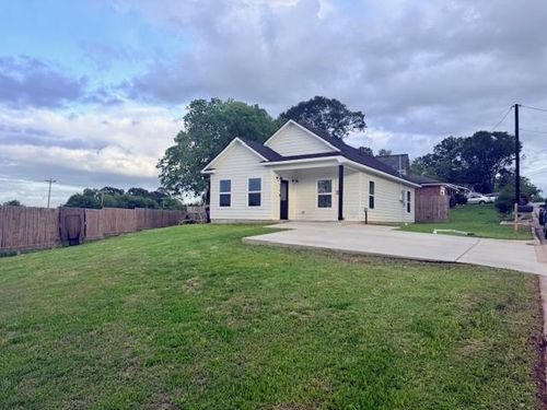 810 Brown St, Brenham, TX, 77833-3320 | Card Image