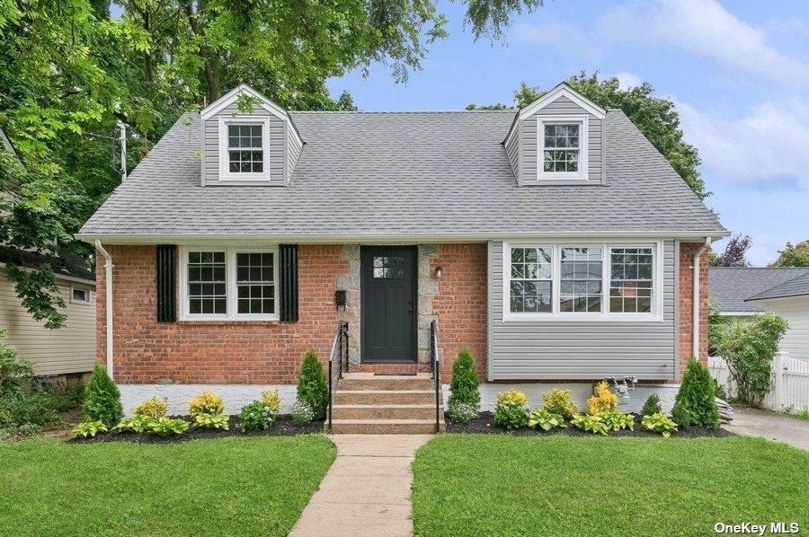 Sherman St, Lynbrook, NY 11563