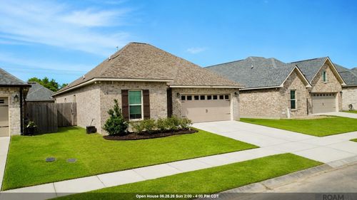 1042 Elliston Dr, Gonzales, LA, 70737-8269 | Card Image