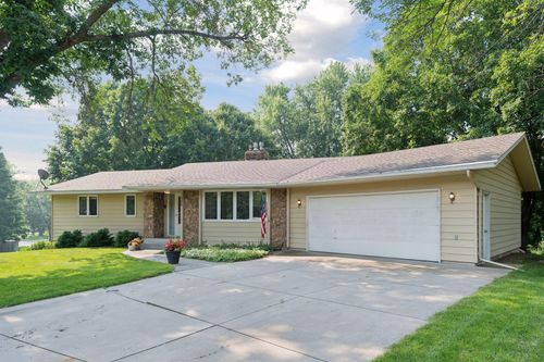 505 Highland Dr, Chanhassen, MN, 55317-9789 | Card Image
