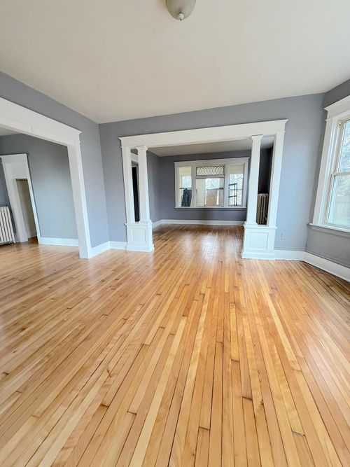 651 Ivy Ave E, Saint Paul, MN, 55106-1922 | Card Image