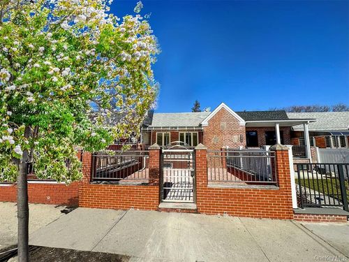 8577 66th Ave, Rego Park, NY, 11374-5219 | Card Image