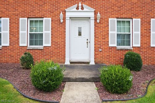 606 51st Street, Vienna, WV, 26105 | Card Image