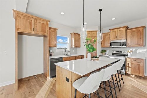 20779 Emerald St, Spring Hill, KS, 66083-7710 | Card Image