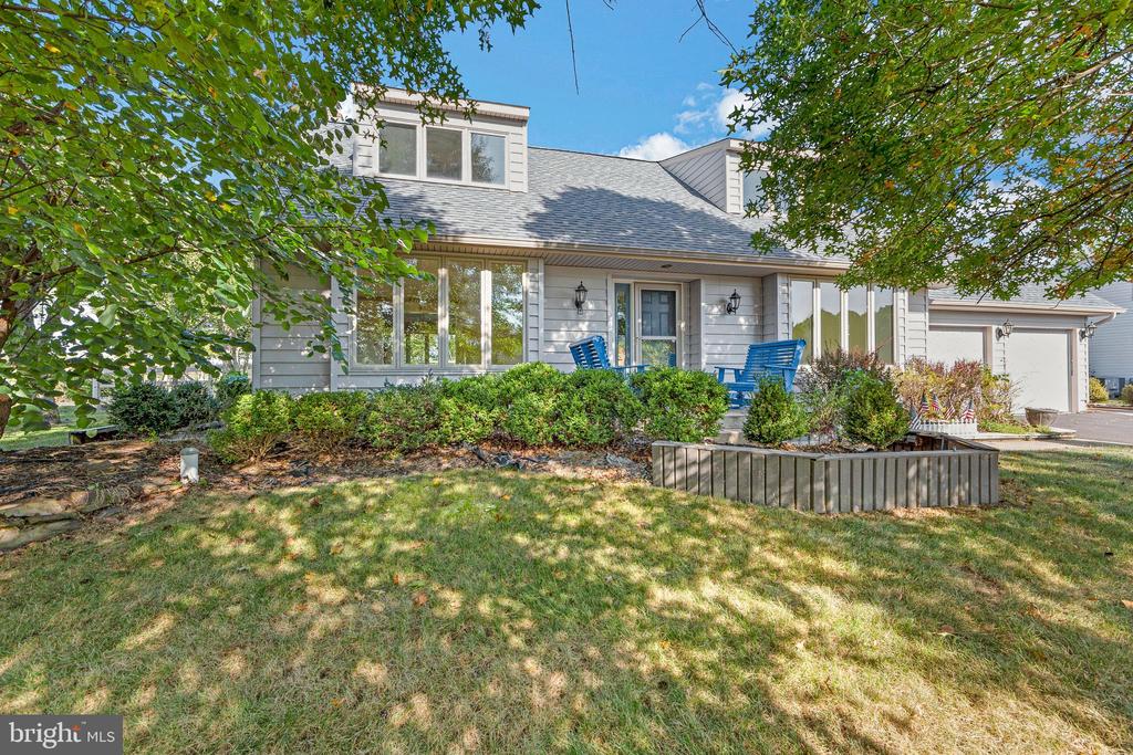 Woodview Dr, Chalfont, PA 18914