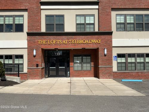 107-733 Broadway, Albany, NY, 12207-2342 | Card Image