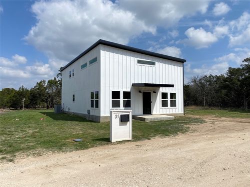 31 Heathrow Ln, Wimberley, TX, 78676-2801 | Card Image