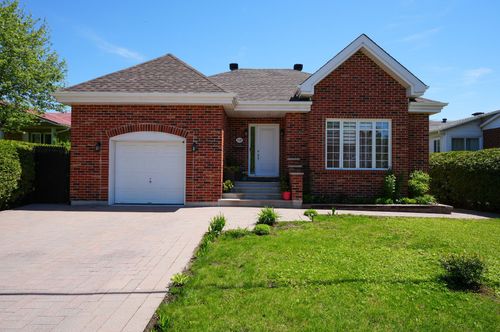 1920Z Rue Des Patriotes, Laval, QC, H7L2N8 | Card Image