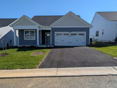 7402 Kings Pointe Dr, Fairlawn, VA, 24141-8802 | Card Image