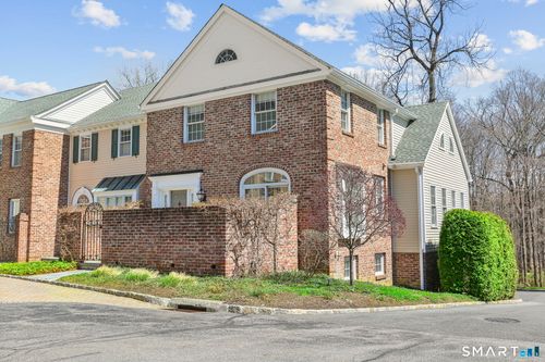 9-520 Main Street, Ridgefield, CT, 06877 | Card Image