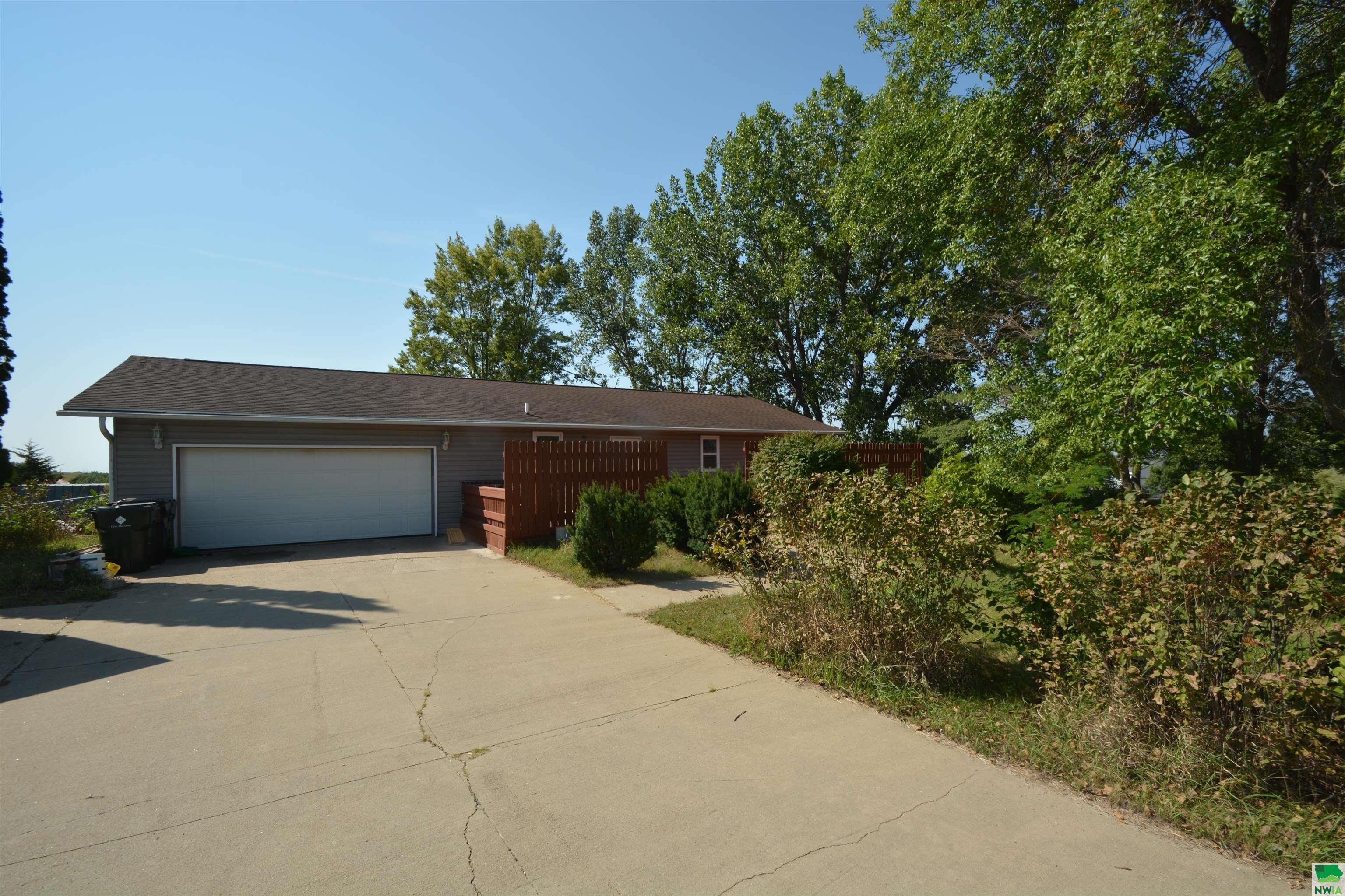 Correctionville Rd, Sioux City, IA 51106