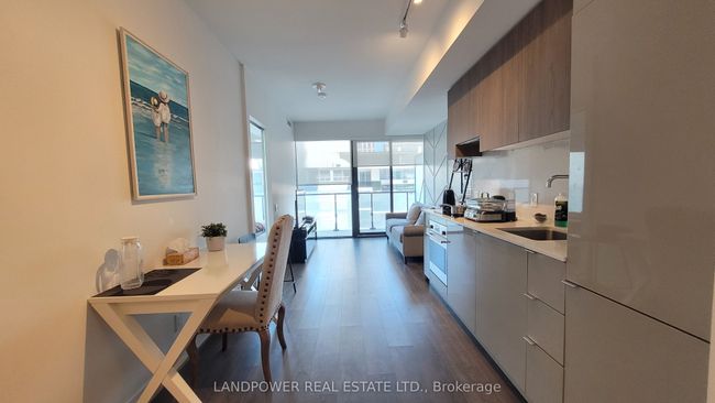 607 - 161 Roehampton Ave, Condo with 2 bedrooms, 1 bathrooms and null parking in Toronto ON | Image 6