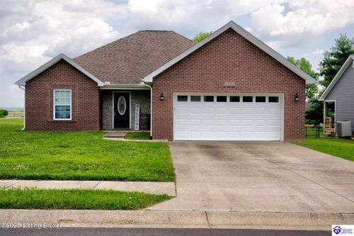 100 Hopewell Ct, Elizabethtown, KY, 42701-6768 | Card Image