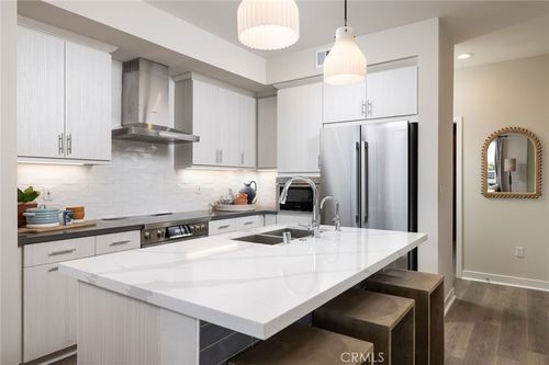 121 Towns Ave, Upland, CA, 91786-6059 | Card Image