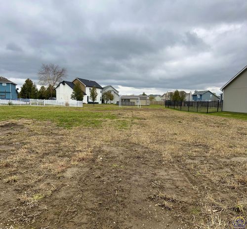 0000 24th Ter, Topeka, KS, 66614 | Card Image