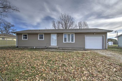 704 S Saint John St, Bethany, IL, 61914-9531 | Card Image