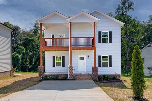 124 Adams St, Kernersville, NC, 27284-2602 | Card Image