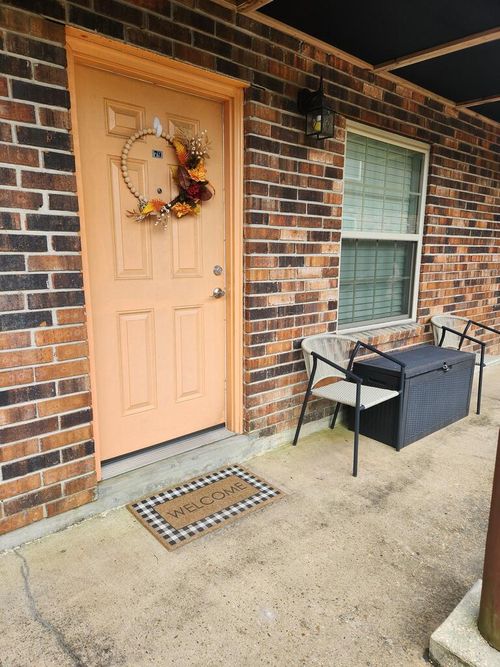 1550 E Second St, Pass Christian, MS, 39571-3145 | Card Image