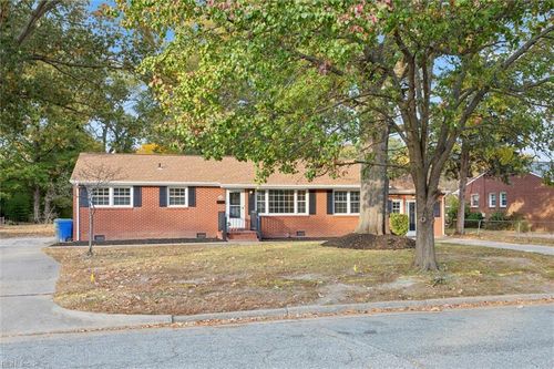 29 Lyliston Ln, Newport News, VA, 23601-3125 | Card Image